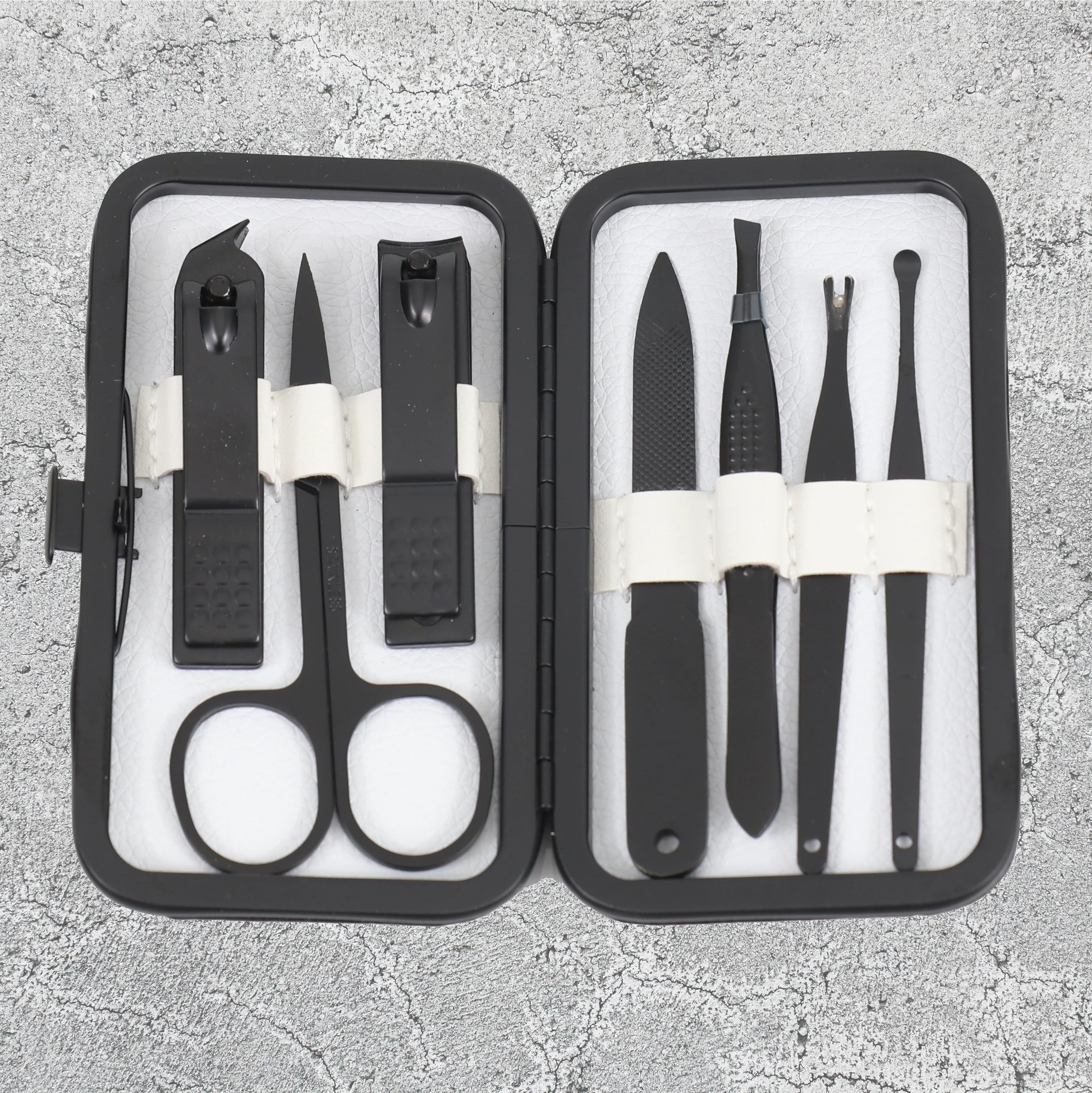 The Complete Guide to Men's Pedicure Kits: Grooming Essentials for Well-Maintained Feet
